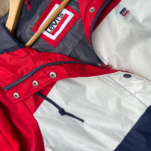 Levi’s hooded retro windbreaker medium zip up jacket - Picture 13 of 15